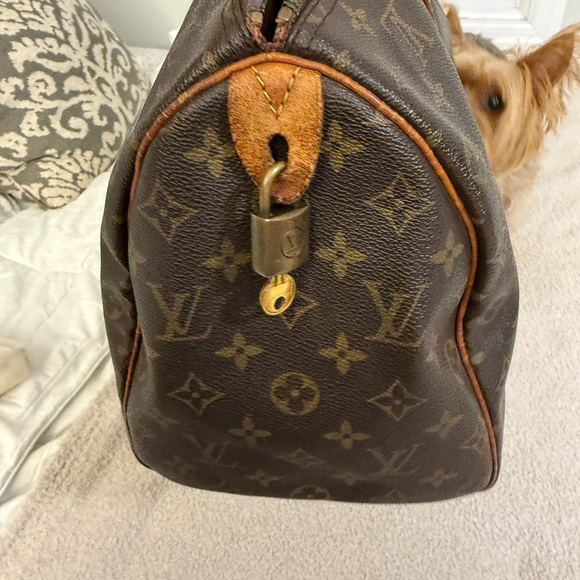 Authentic Louis Vuitton Monogram Canvas Handbag speedy 35 - Picture 2 of 16
